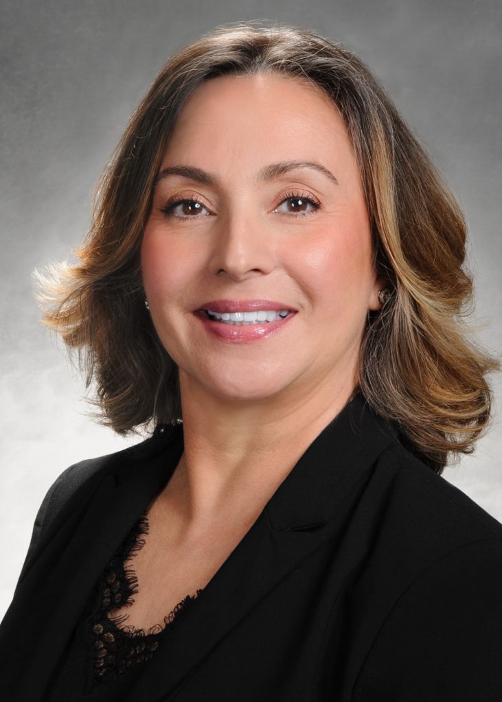 Yesenia Leonard