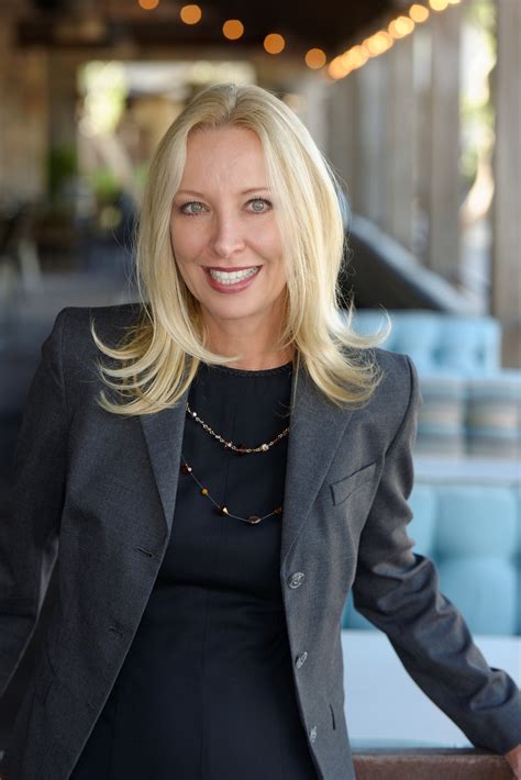 Dana L Dearien