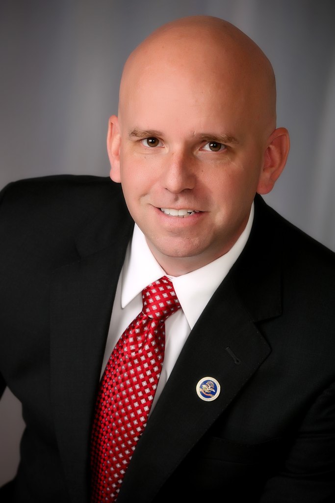 SCOTT LOUSER