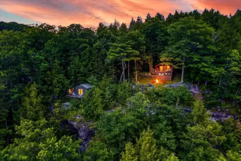 Turnkey Short-Term Rental Retreat with Cabins