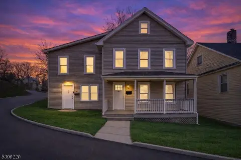 Duplex in Sussex Boro, NJ
