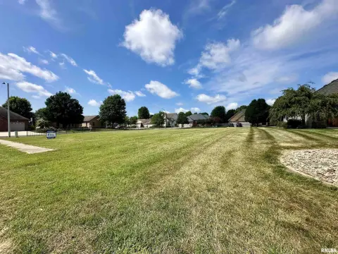 Residential Land in Fox Meadows