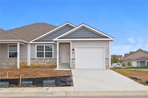 Luxury Two-Family Townhome in Kansas