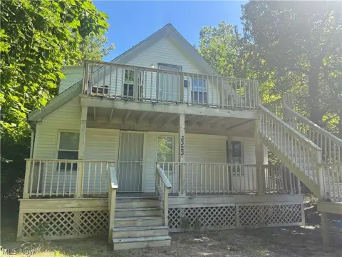 Two-Unit Duplex with Upper Deck