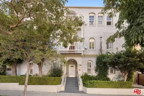 Spanish-Style 18-Unit Apartment Building