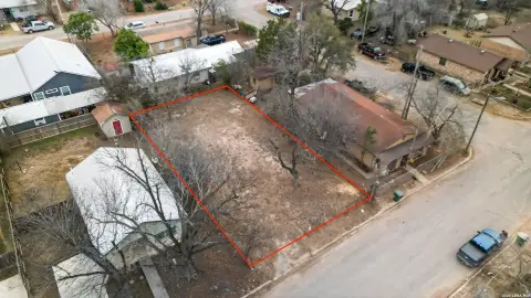 Residential Lot in Uvalde, TX