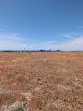 Rosamond Land with Development Potential