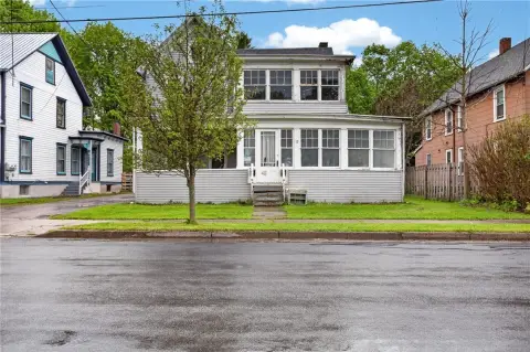 Well-Maintained Two-Unit Duplex