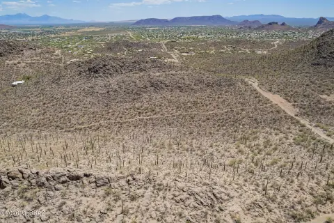 Horse-Friendly Land with Mountain Views