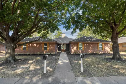 Updated Duplex with Fenced Yards