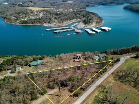 Buildable Lot Near Table Rock