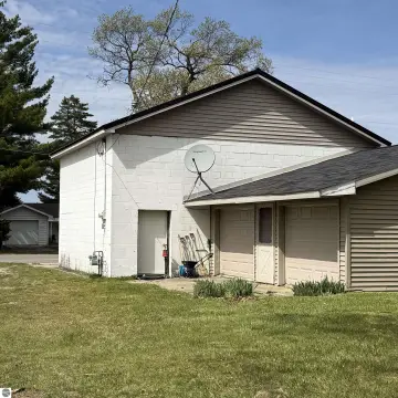 Garage/Studio Conversion Opportunity