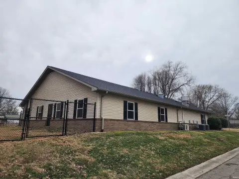 Commercial Building in Bicknell, IN
