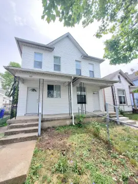 Fully Occupied Duplex with Split Yards
