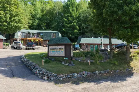 Motel With Lakefront Parcel
