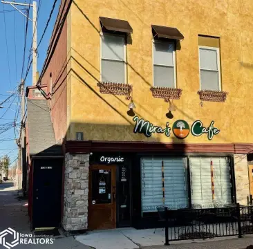 Mixed-Use Restaurant Property
