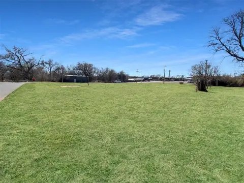 Commercial Land in Sayre, OK