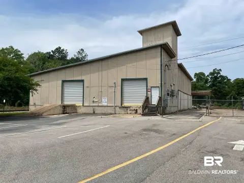 Warehouse Property with Rail Spur