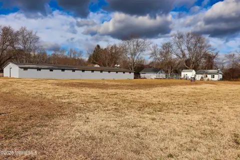 Equestrian Facility on 15 Acres