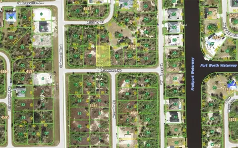 Oversized Lot in Waterfront Community