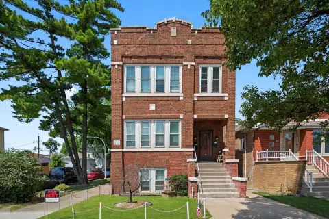 Solid Brick 6-Unit Apartment Building