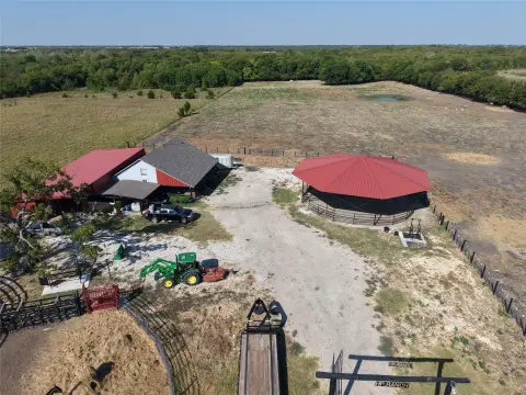 Equestrian Property With Barn Improvements