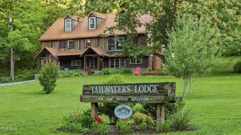 Riverfront Lodge and Wedding Venue