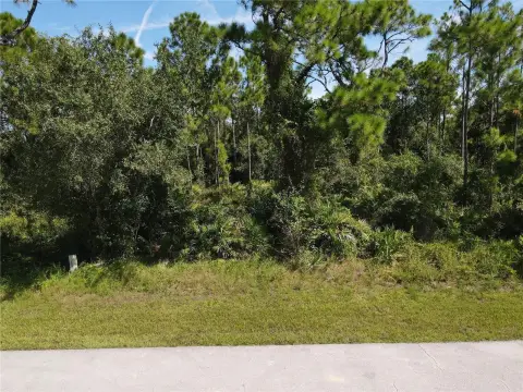 Land in Tropical Gulf Acres