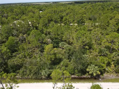 Land in Tropical Gulf Acres