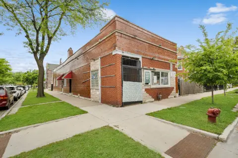 Mixed-Use Property in Little Village