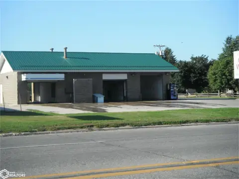 Car Wash with Vacuum Stations