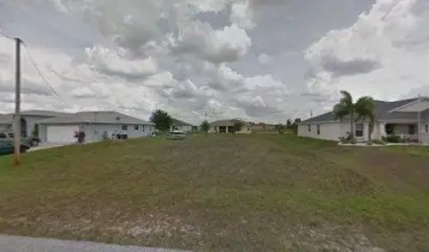 Residential Land in Cape Coral