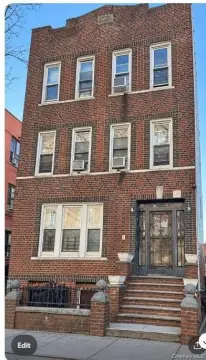 6-Unit Apartment Building