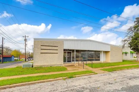 Mixed-Use Facility with Warehouse Space