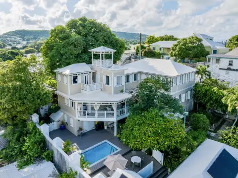 Historic Multifamily Estate with Guest Cottage