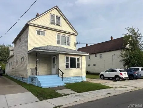 Updated Triplex with Double Lot