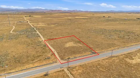 Lancaster Land on Corner Lot