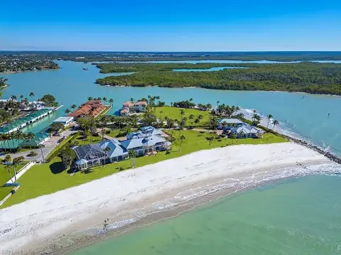 Gordon Pointe Beachfront Estate Opportunity