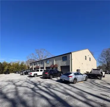 Flex Warehouse with Loft Office