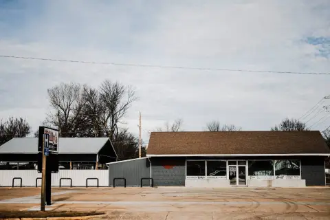 Established Bar & Grill For Sale