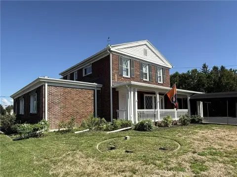 Mixed-Use Property With Garage
