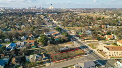 Residential Corner Lot in San Antonio