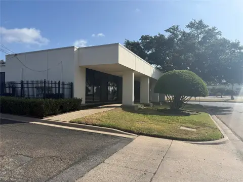 Multi-Tenant Office Building