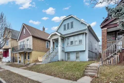 Income-Producing Milwaukee Multi-Unit Property