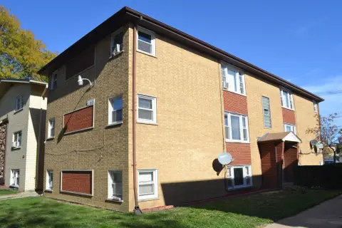 6-Unit Brick Apartment Building