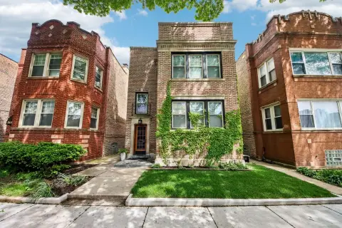 Upgraded Chicago Multi-Family Residence