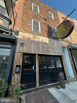 Retail Space in Queen Village