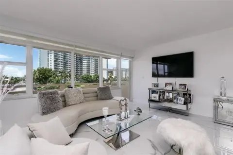 Remodeled Fort Lauderdale Apartment