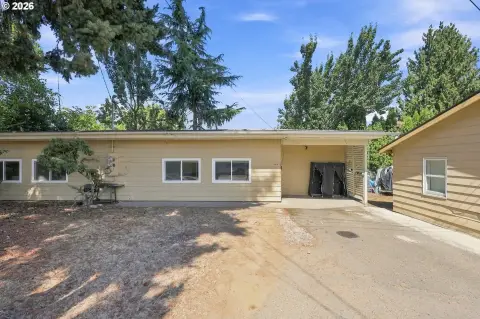 Triplex with Vacant Unit