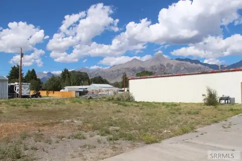 Mackay Commercial Land Opportunity